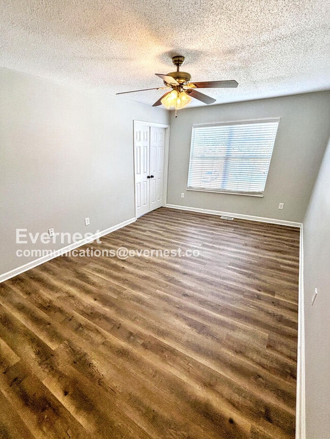 Building Photo - 823 Haversham Dr