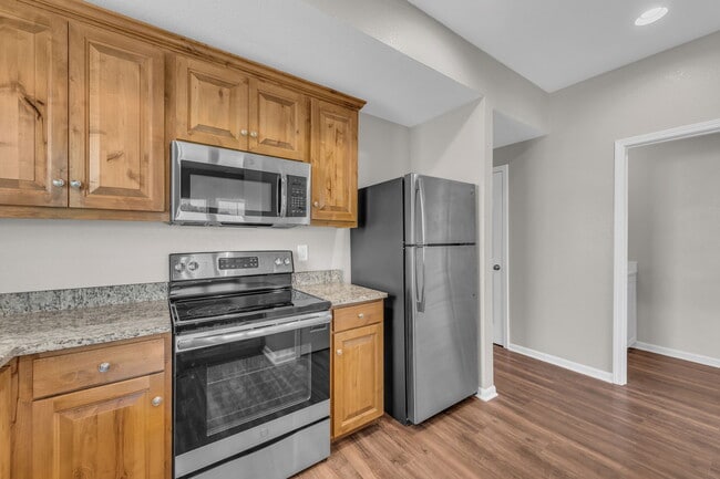 Building Photo - AUTUMN WOODS