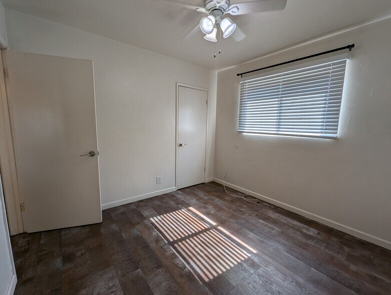 Building Photo - 1812 S Hardy Dr