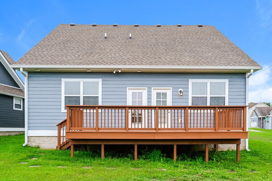 Building Photo - 513 Sarver Ave