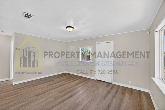 Building Photo - 302 Chennault Ct