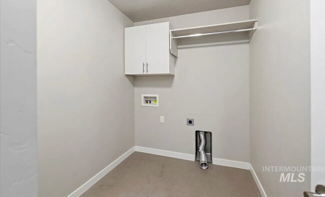 Building Photo - Stunning 4-Bedroom Home with Privacy & Low-Maintenance Living in Verado