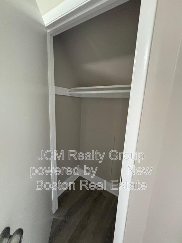 Building Photo - 3 Sunderland St