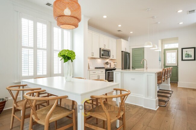 Building Photo - 3/2.5 Fully Furnished Home in Sullivans Pointe Located in Mt. Pleasant!