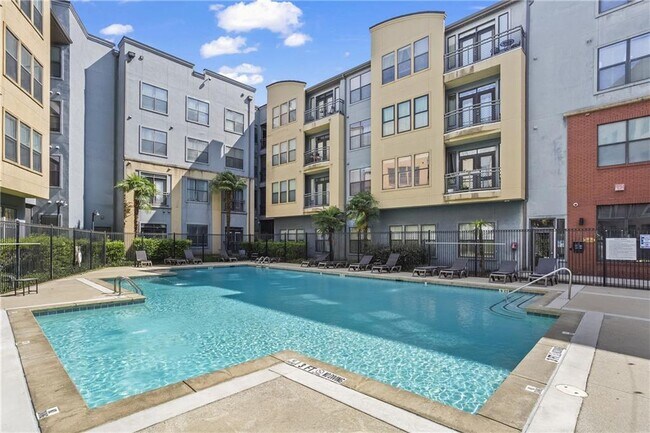 Building Photo - 401 16th St NW