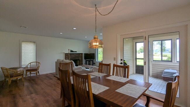 Building Photo - 11 Songbird Ln