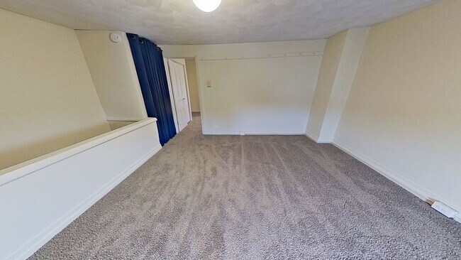 Building Photo - Second-Floor Apartment with Upgrades!