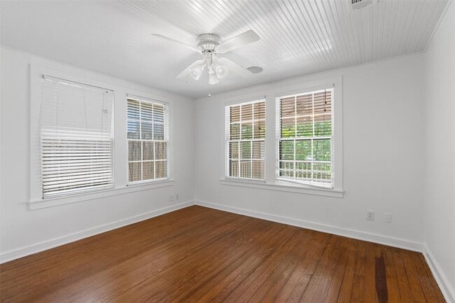 Building Photo - 1800 Waterston Ave