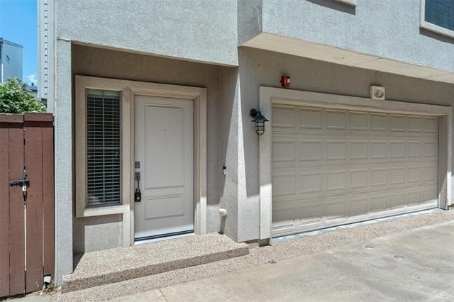 Building Photo - 2100 N Fitzhugh Ave