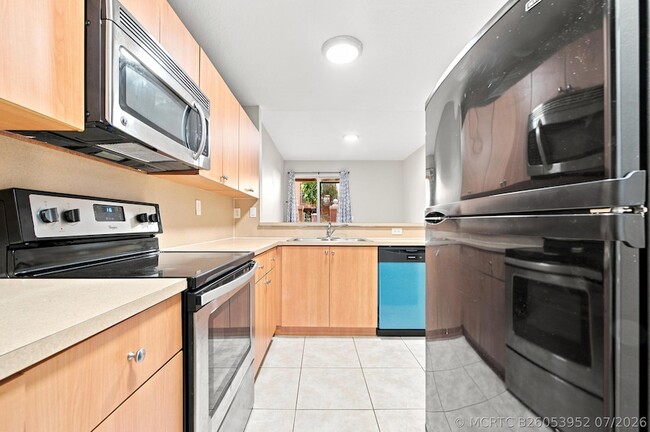 Building Photo - 732 SW 106th Ave