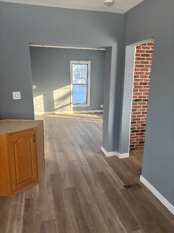 Building Photo - 607 N 2nd Ave