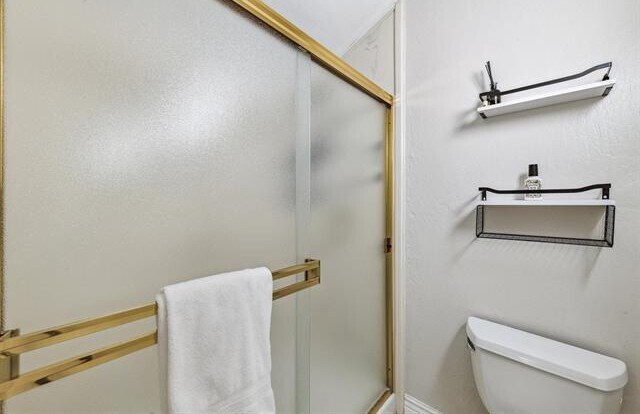 Building Photo - 2724 Oak Rd