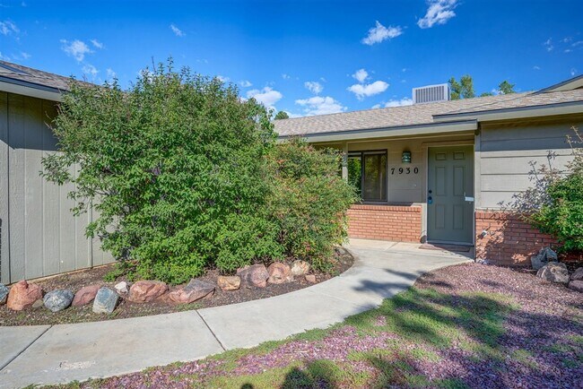 Building Photo - 3 bedroom, 2 bathroom home in Prescott Valley