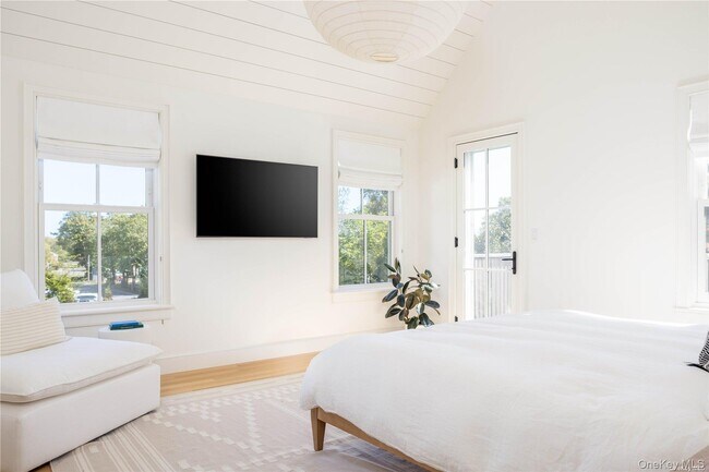 Building Photo - 400 Youngs Rd