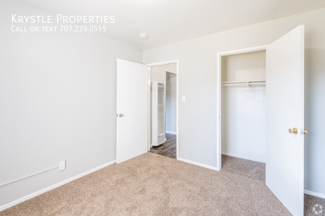 Building Photo - Spacious & Pet-Friendly Haven in Arden-Arc...