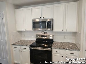 Building Photo - 220 Hereford St