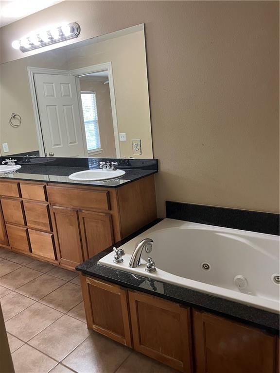 Building Photo - 892 Oakwood Ct