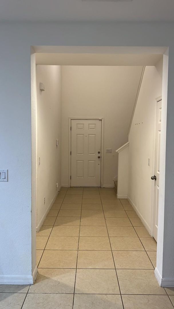 Building Photo - 310 Annabelle Way