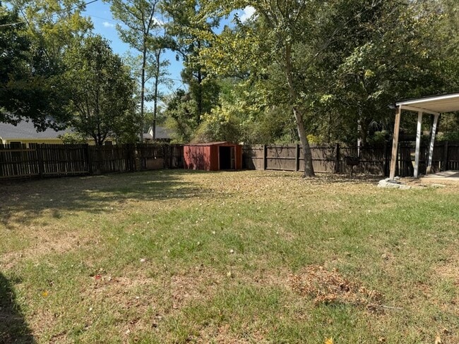 Building Photo - 10172 Hillside Dr