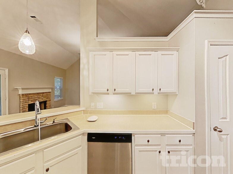 Building Photo - 202 Foster Dr