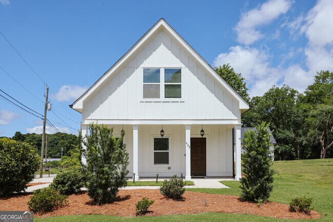 Building Photo - 499 Little Oak St