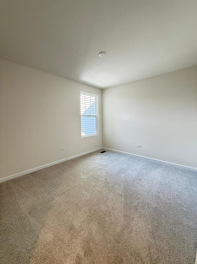 Building Photo - 660 Switchgrass Wy