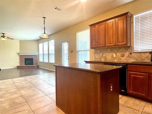 Building Photo - 20625 Farm Pond Ln