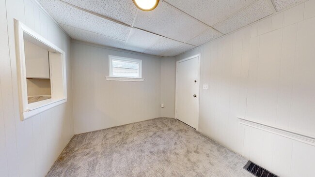 Building Photo - Old Brooklyn - 3 Bedroom Single Family Home