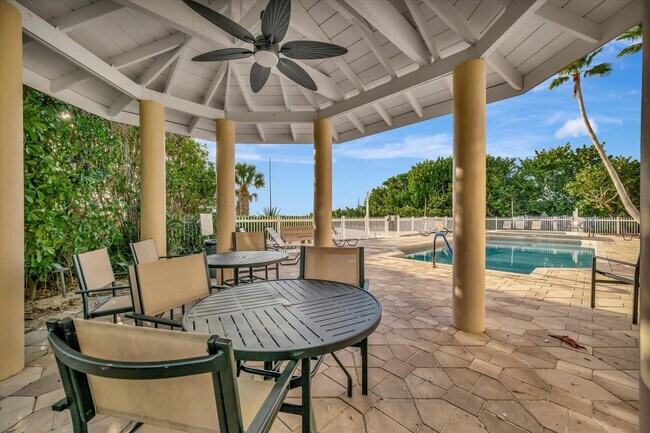 Building Photo - 6406 Gulf Dr