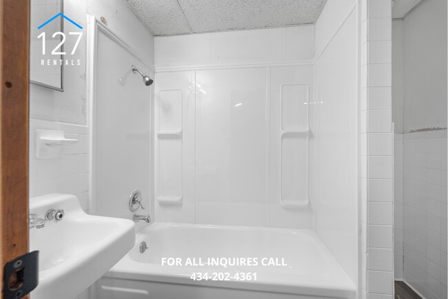 Building Photo - Stylish 1-Bedroom Retreat in the Heart of Lynchburg!