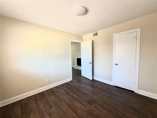 Building Photo - 901 Redbird Dr
