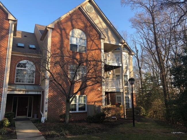 Building Photo - Great 2 bed 2 bath condo in Annapolis!