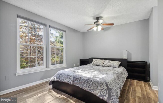 Building Photo - 1679 Fieldthorn Dr