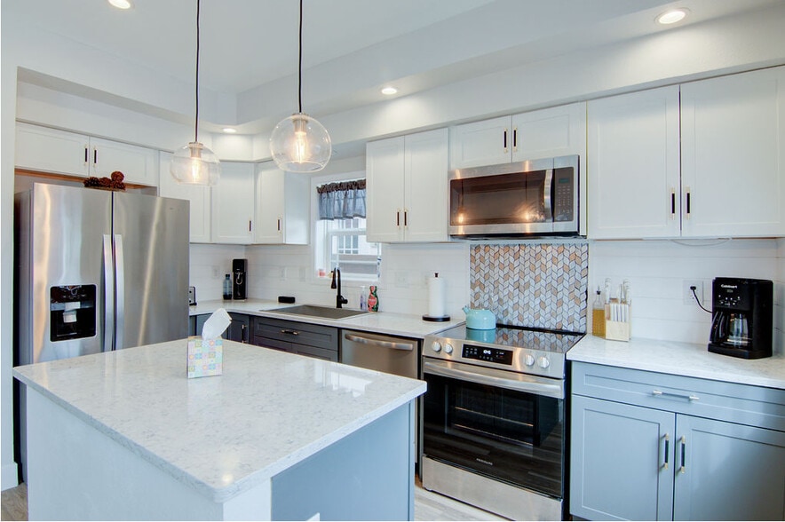 Building Photo - 120 Barnwood Cir