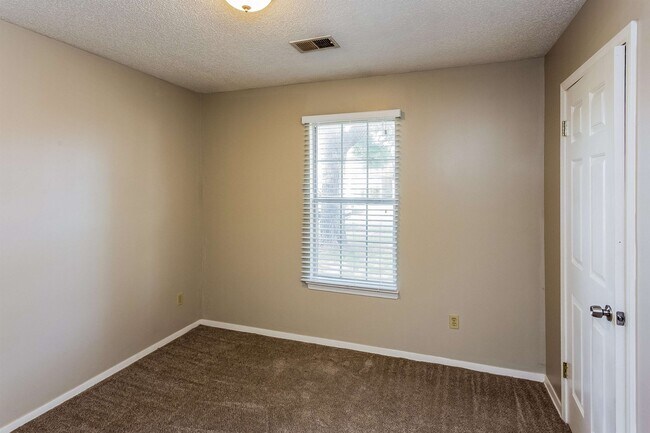 Building Photo - 5849 Hickory Greene Dr