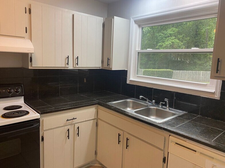 Building Photo - 6368 Baker Ct