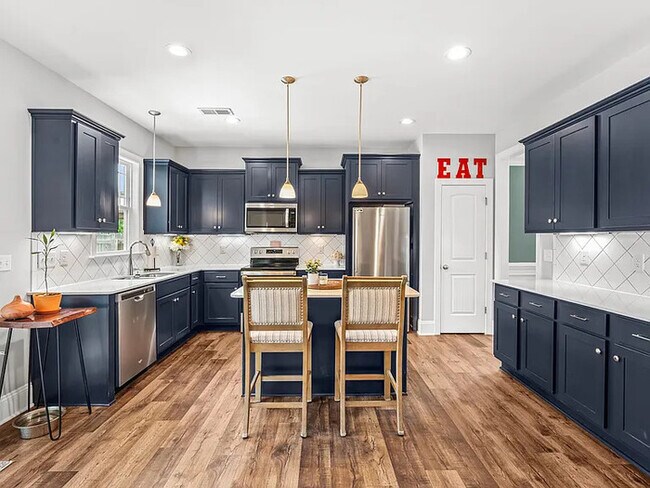 Building Photo - Lease OR Lease to Own