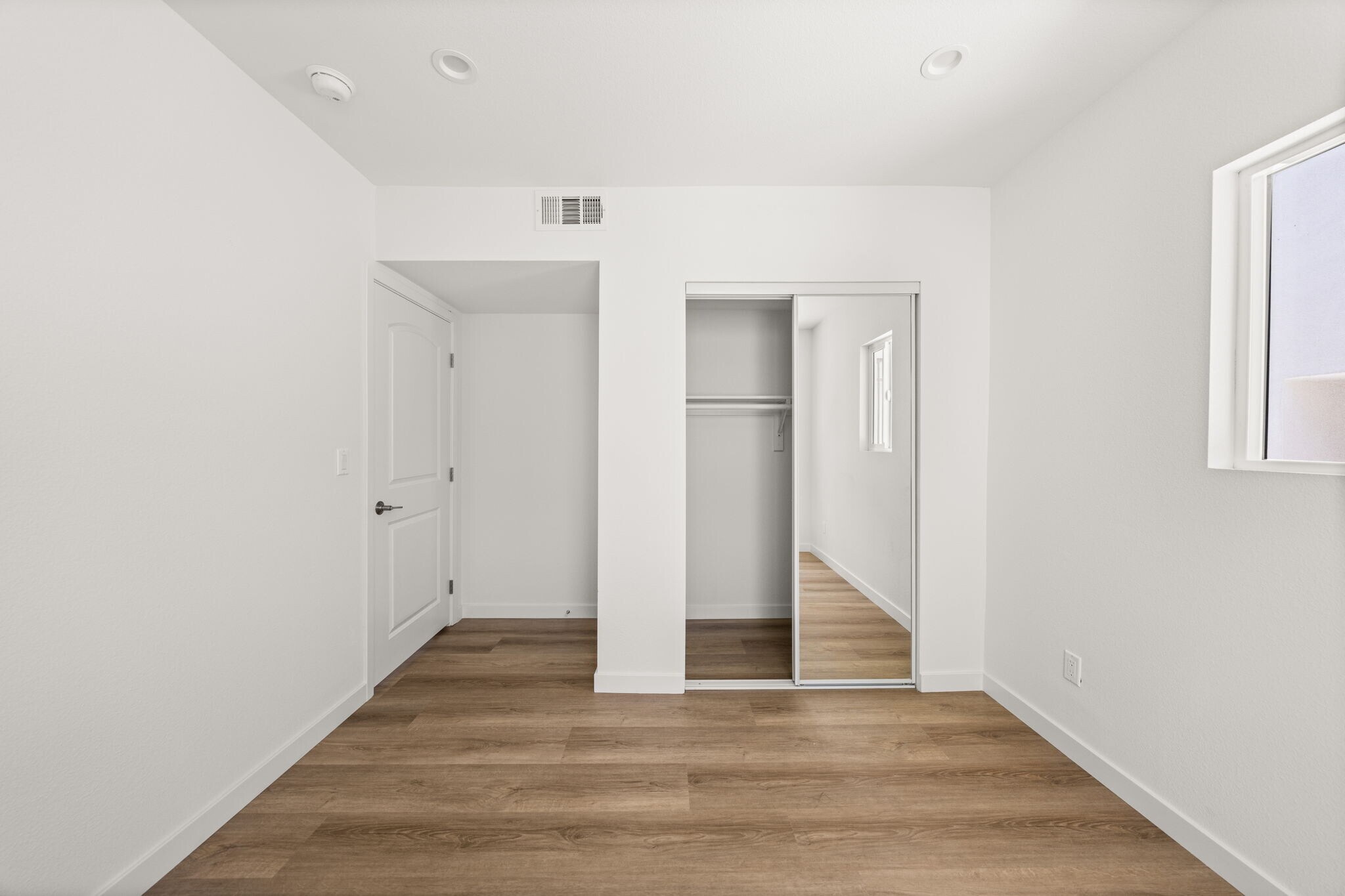 Building Photo - 4700 S Gramercy Pl