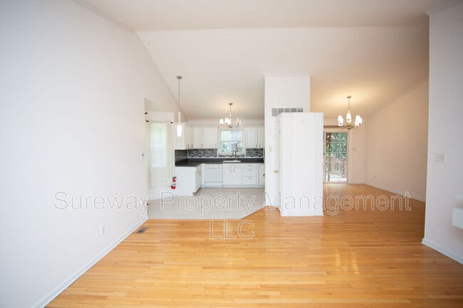 Building Photo - 712 Sage Hill Dr