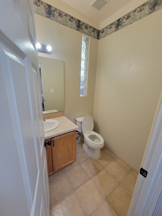 Building Photo - 705 Aster