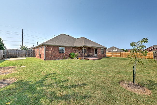 Building Photo - 1801 SW Ashbury St