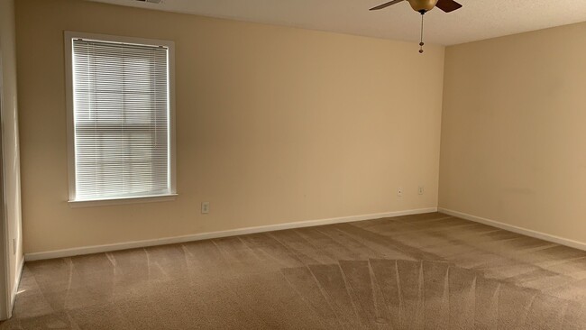 Building Photo - Home Available in Chartwell Estates