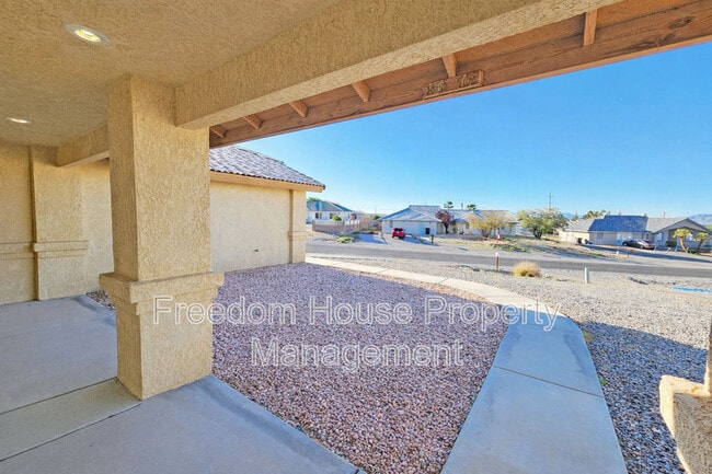 Building Photo - 3280 E Winery Rd