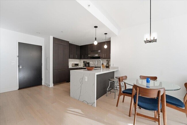 Building Photo - 1400 Hudson St