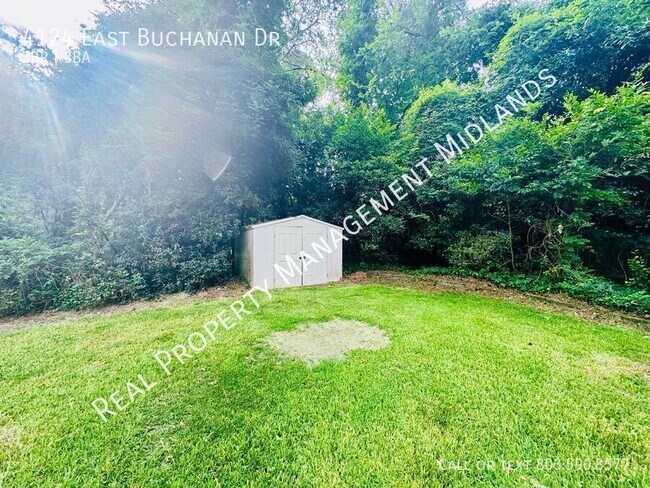 Building Photo - 4124 E Buchanan Dr