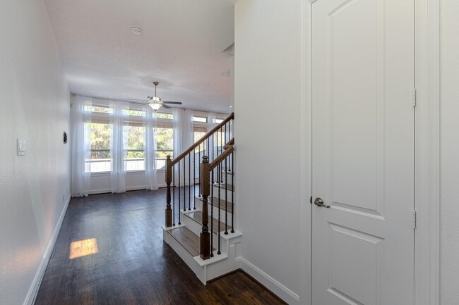Building Photo - 58 Aventura Pl