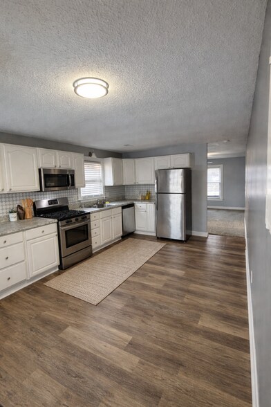 Building Photo - 2405 Buttonwood Ct