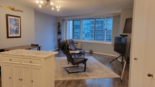 Building Photo - 211 E Ohio St