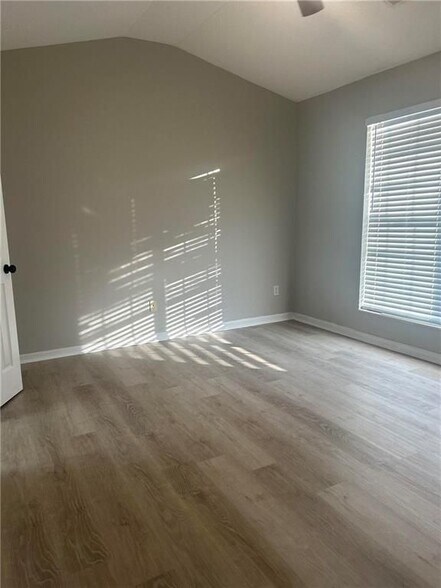 Building Photo - 2762 Parkway Cove