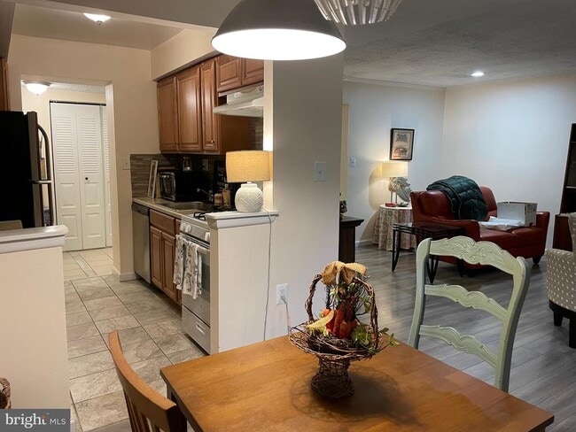 Building Photo - 6 Longstream Ct